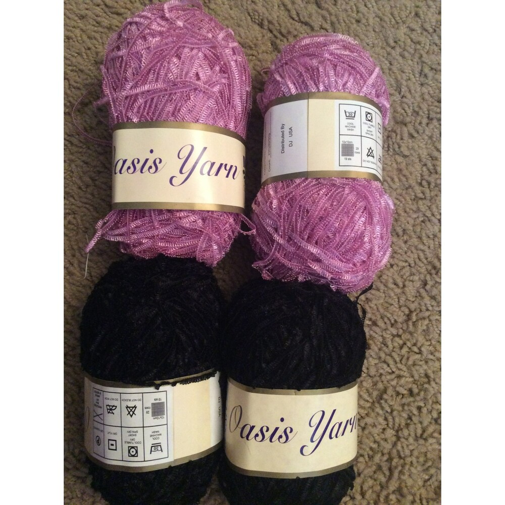 Oasis Yarn 4 Skeins 2 each black and lavender B15
